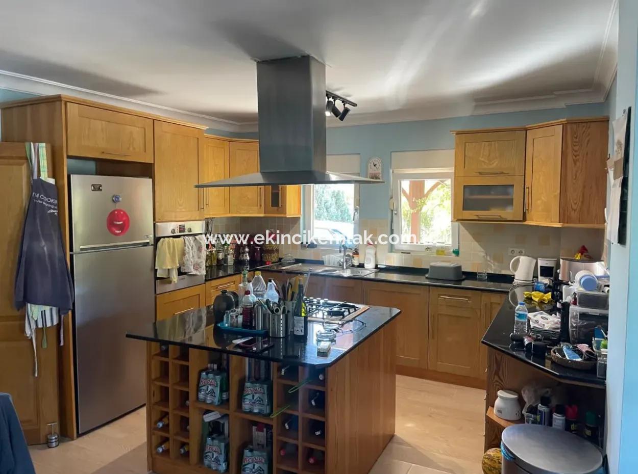 4 2 Villen Zum Verkauf Auf Einem Grundstück Von 6000M2 In Dalyan Gulpinar