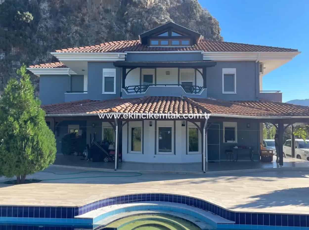 4 2 Villen Zum Verkauf Auf Einem Grundstück Von 6000M2 In Dalyan Gulpinar