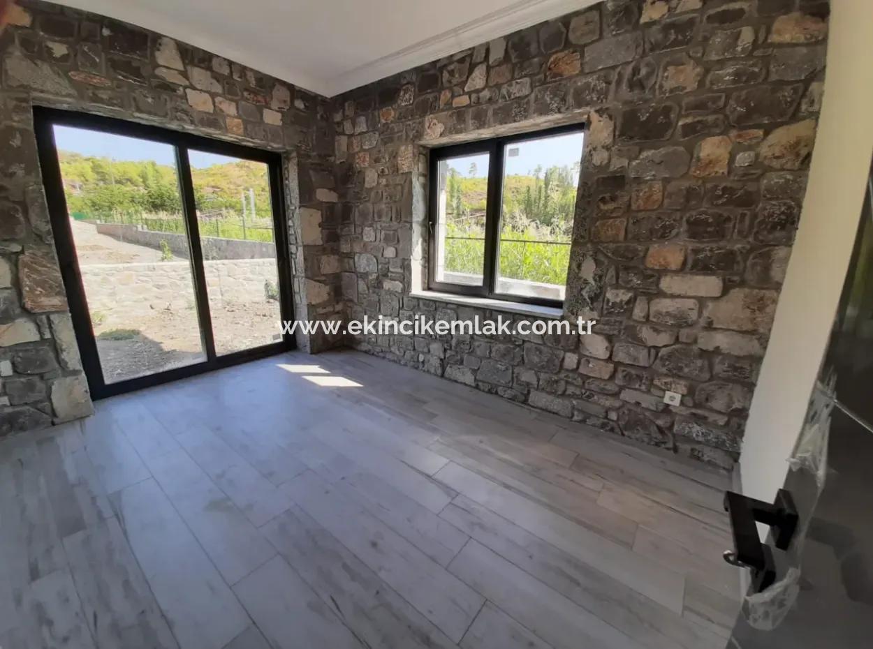 3 1 Steinhäuser Zum Verkauf In 930M2 Grundstück In Zeytinalan