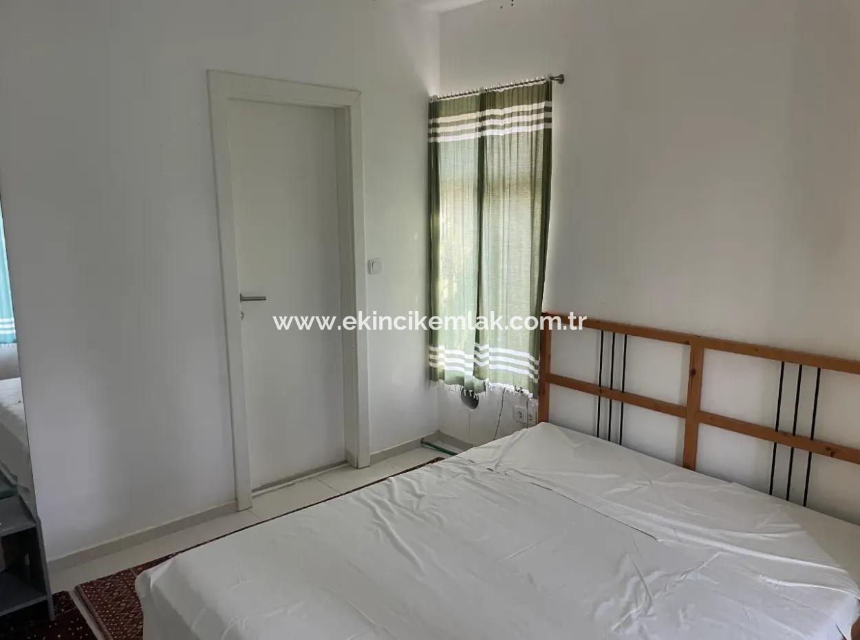 Einstöckiges Haus Zum Verkauf Auf Einem Grundstück Von 2882 M2 In Eskiköy