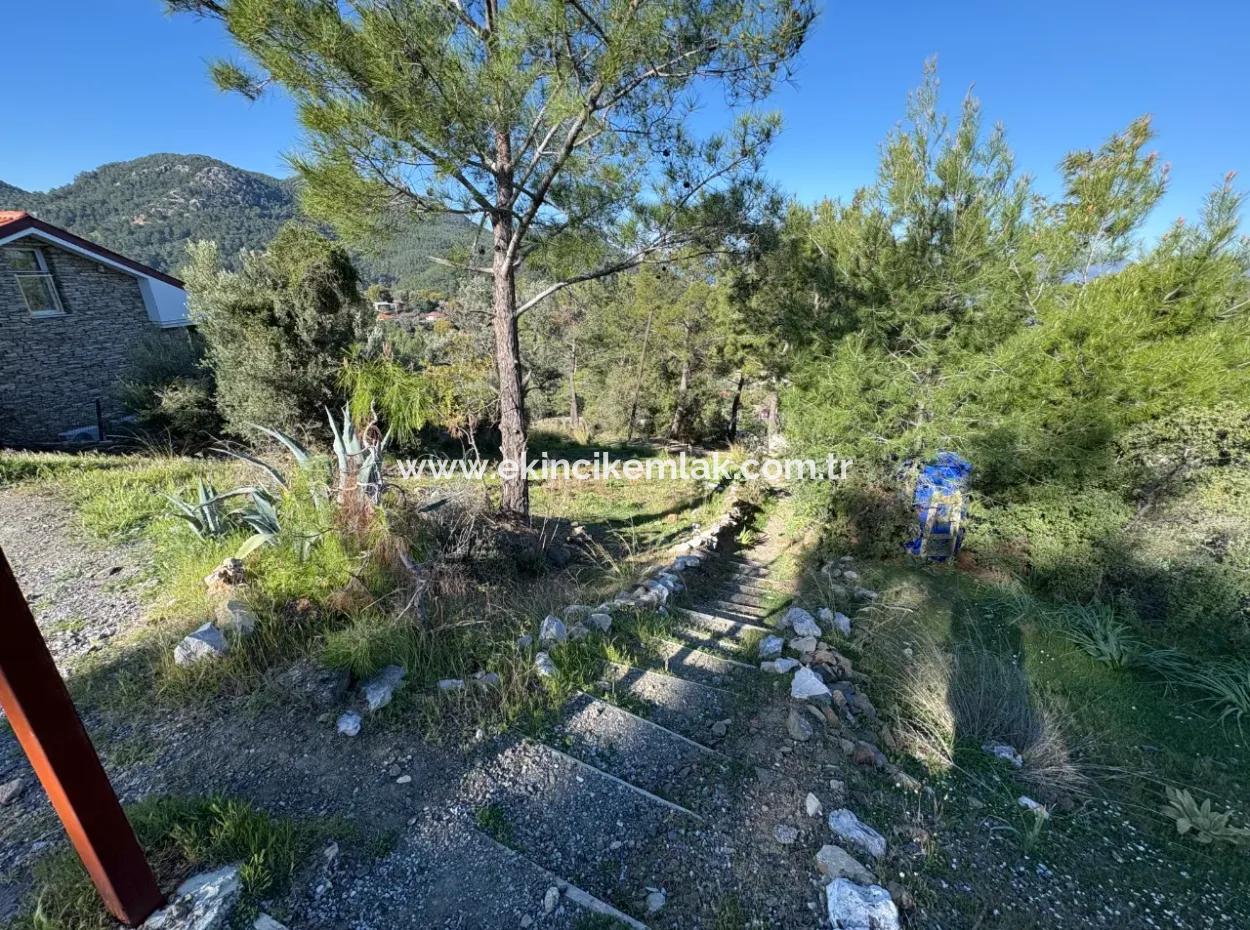 Gökbel'de Köy Yerleşik Alanı İçerisinde Deniz Manzaralı 1000M2 Satılık Arazi