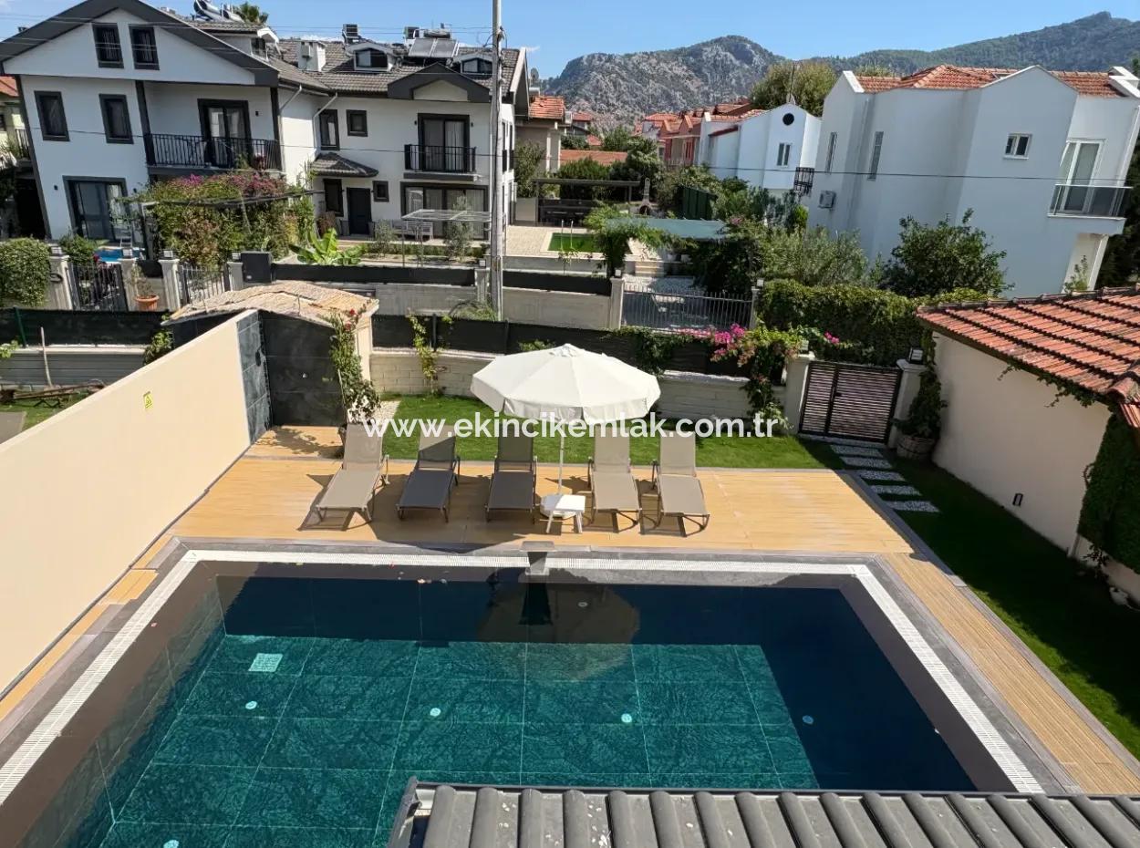 Dalyan'da Gülpınar'da Satılık 4+1 Villa