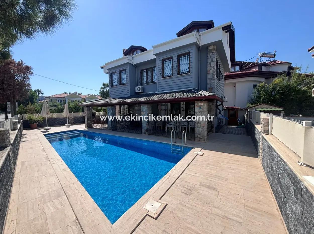 Dalyan Merkezde 301M2 Arsa İçerisinde 5+1 Satılık Villa