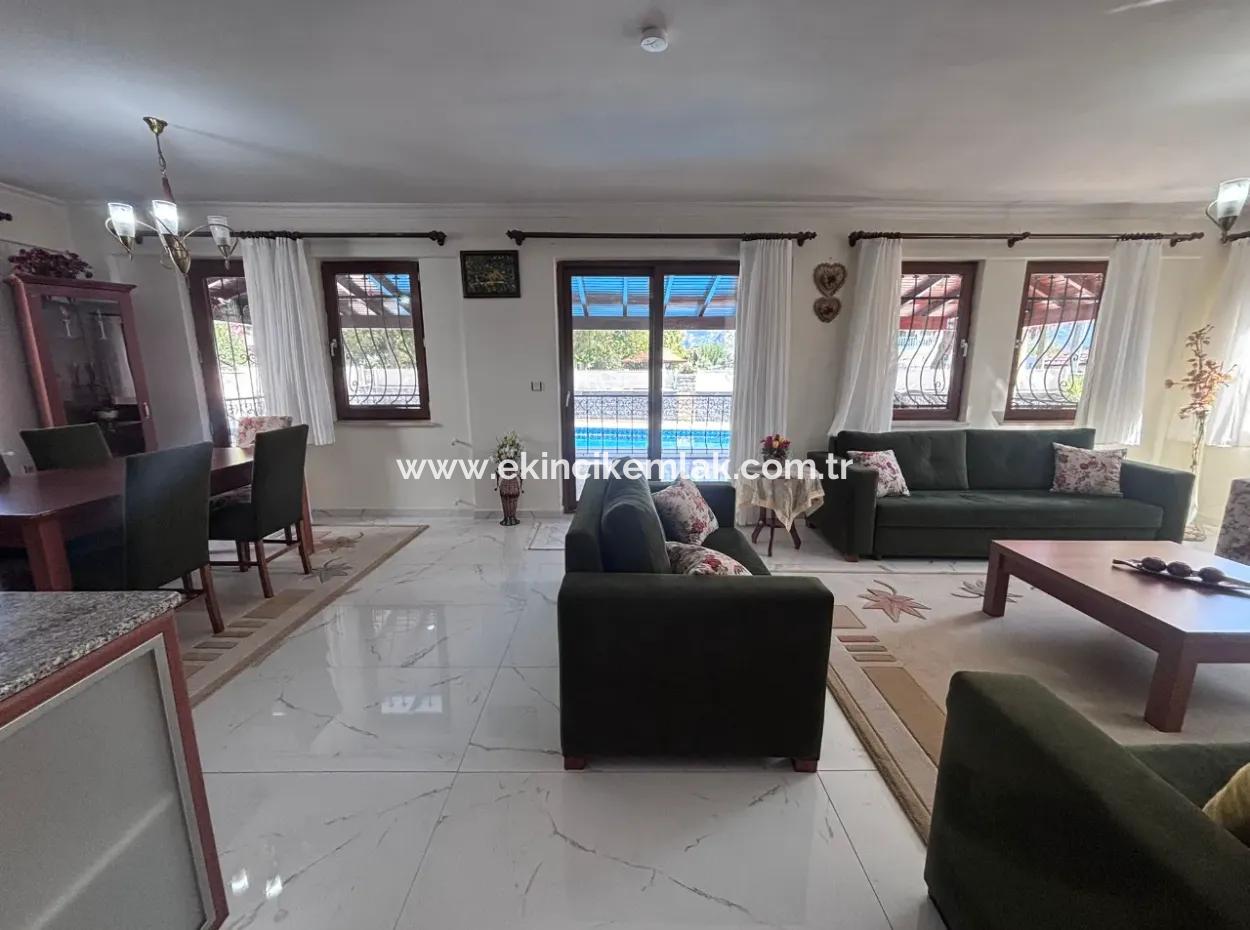 Dalyan Merkezde 301M2 Arsa İçerisinde 5+1 Satılık Villa