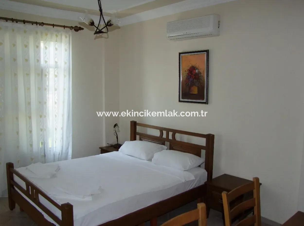 Dalyan'da Deniz Ve Kanal Göl Kral Mezarları Doğa Manzaralı Maraşda Satılık Lüks Villa