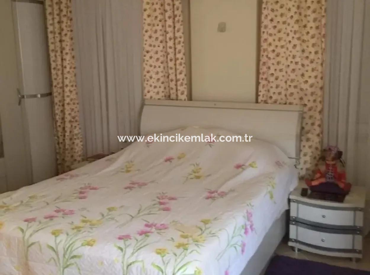 Alanya Telatiye Mahallesi Konaklı Mevkiinde Denize Yakın Köşebaşı 338M2 Arsa İçerisinde Satılık Villa