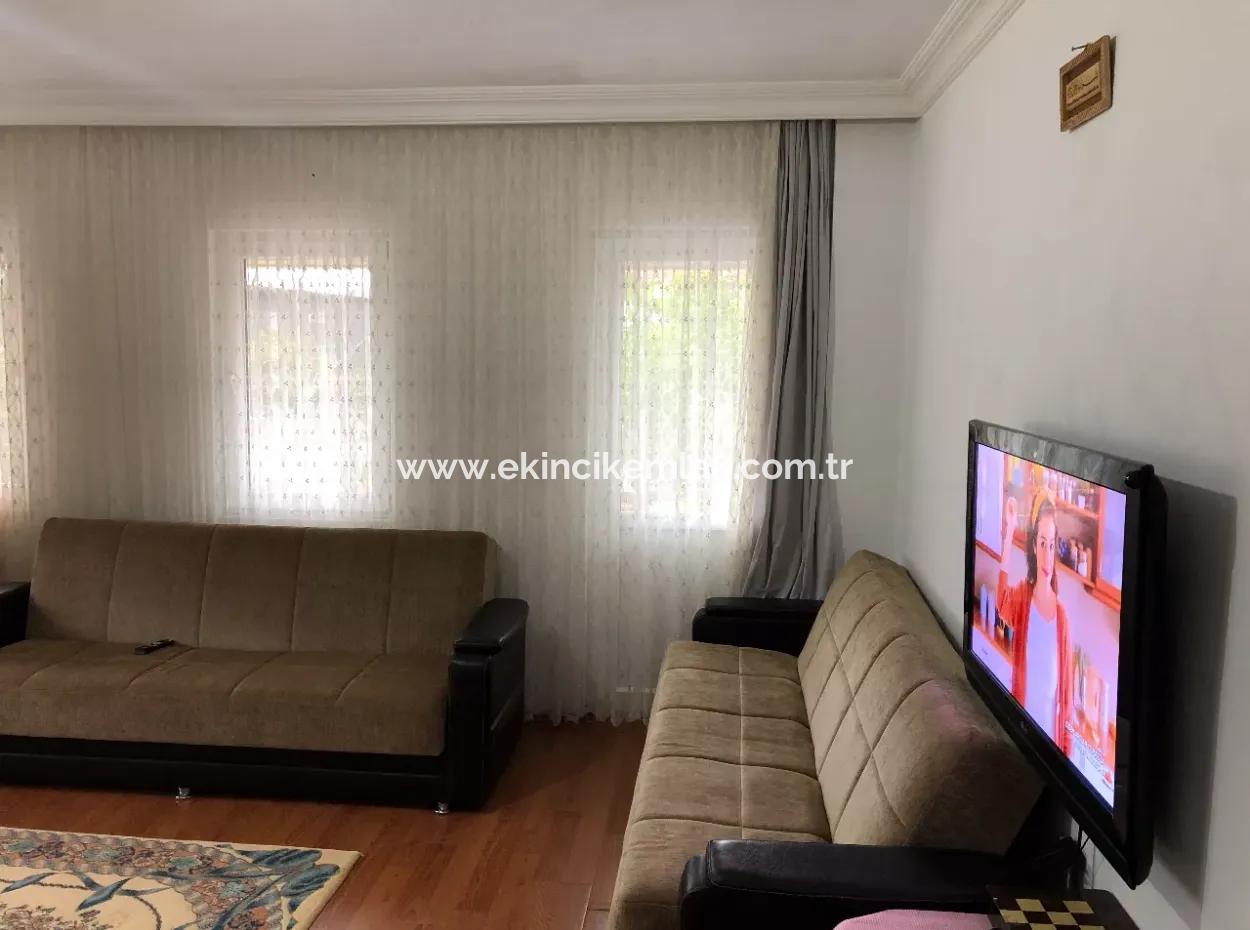 Okçular'da 1222M2 Arsa İçerisinde Satılık Tek Katlı Müstakil Ev