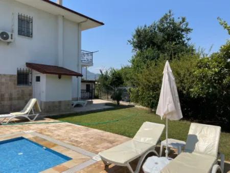 Dalyan'da Köşebaşı 600M2 Arsa İçerisinde 3+1 Satılık Villa