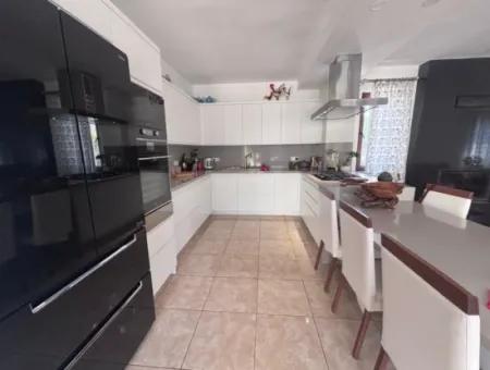 Dalyan Maraş'da Köşebaşında 980M2 Arsa İçin'de 5+1 Satılık Villa