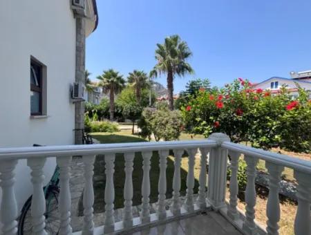 Dalyan Maraş'da Köşebaşında 980M2 Arsa İçin'de 5+1 Satılık Villa